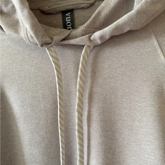 Vuori Halo Oversized Hoodie Oyster Heather
Size XSmall - Picture 5 of 7